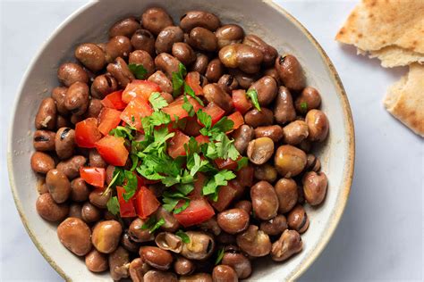  Foul Medames: Ein cremiges Bohnen-Gericht mit einem Hauch von Zitrone und Knoblauch!