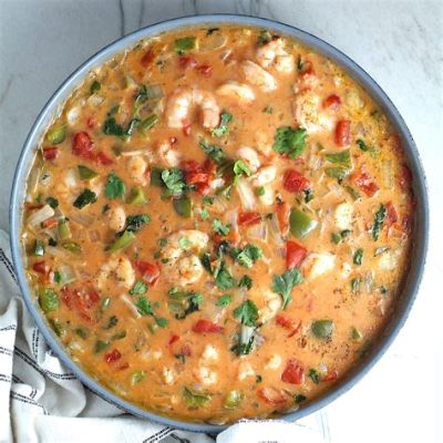  Moqueca de Camarão: Ein cremiges Seafood-Erlebnis mit einer Prise tropischer Wärme!